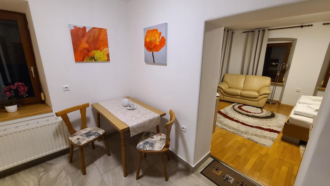 4 Apartment *